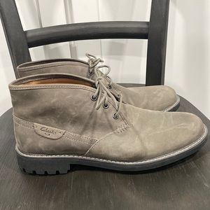 Clarks grey suede boots mens Size 9